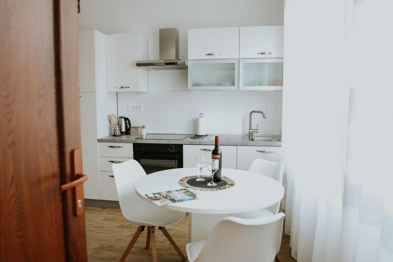Apartman Nikola Gospić Exterior foto